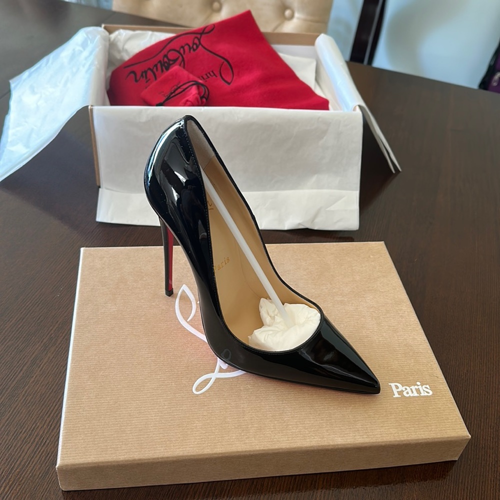 * BRAND NEW * Christian Louboutin size 7 black patent